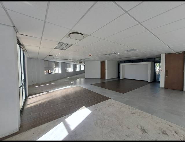 1,575M² OFFICE TO LET IN ILLOVO